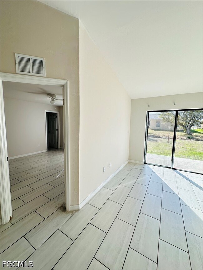 Foto del edificio - 217 Cape Coral Pkwy W