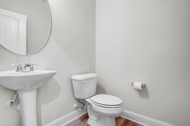 Foto del edificio - 220 Karlov Rd