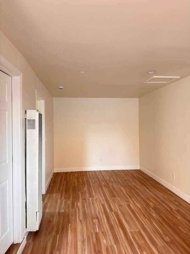 Foto del edificio - 1060 McFarland Ave