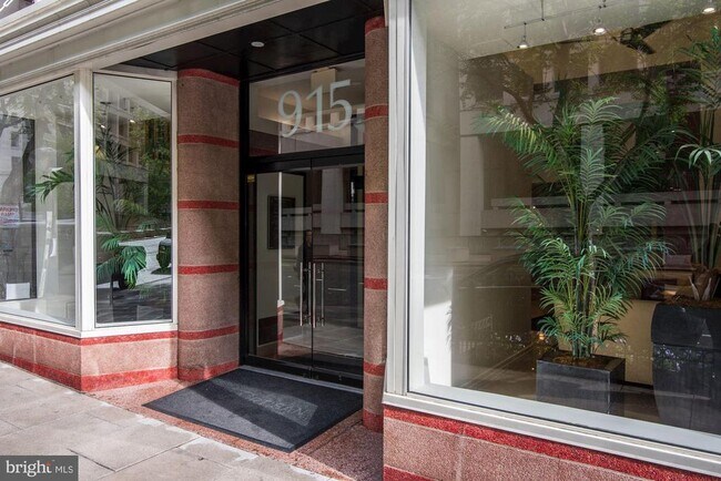 Building Photo - 915 E St NW