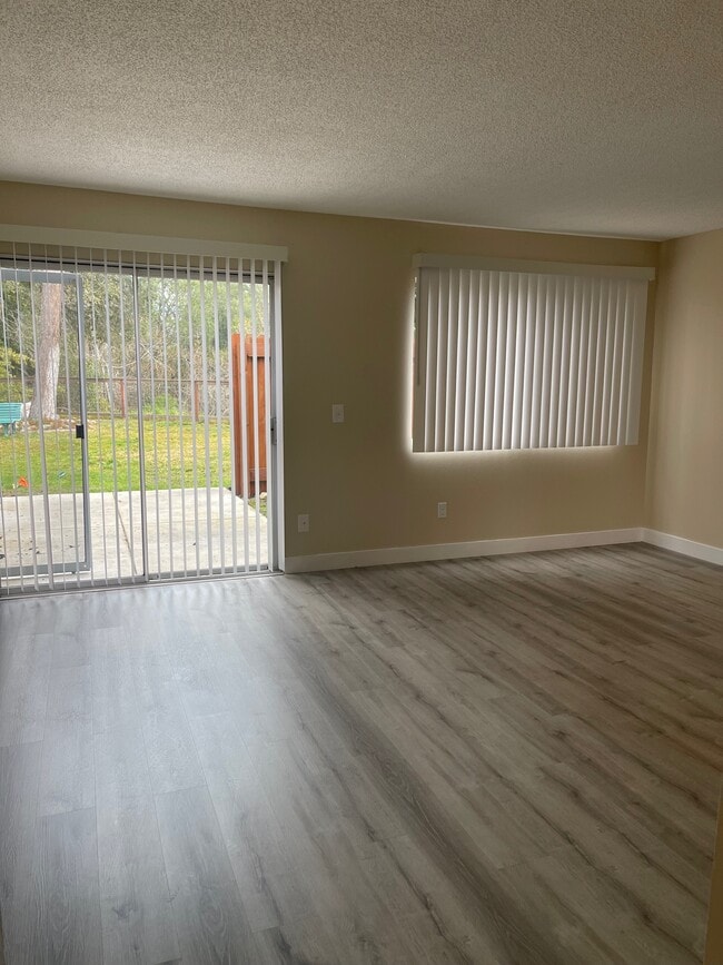 Building Photo - Matanzas Garden Apartments