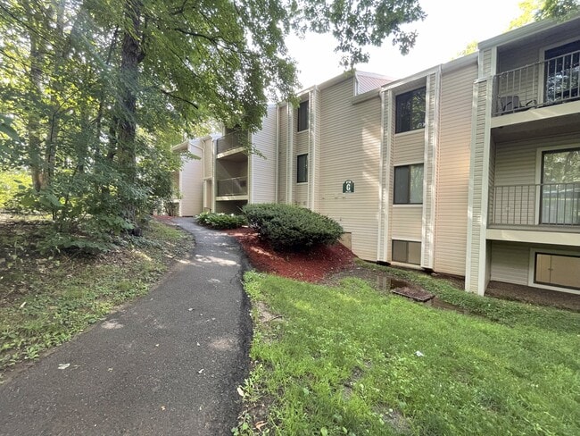 Building Photo - Turtle Creek Apartments at Toftrees