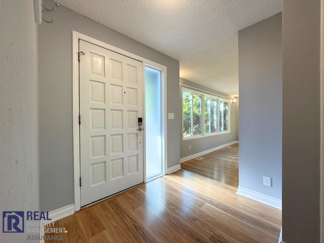 Building Photo - 5470 SW 164th Ct