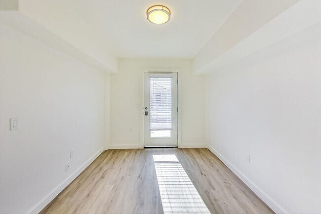 Foto del edificio - Newly renovated apartment at Oakbrook! 2.5...
