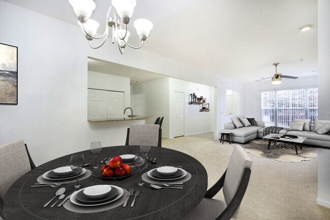 Building Photo - 1744 Deepwood Cir