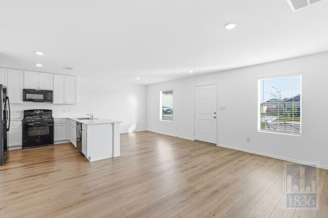 Foto del edificio - 2213 Cyclone Dr