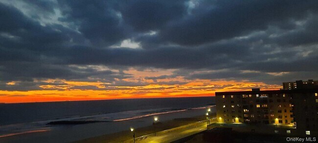 Foto del edificio - 360 Shore Rd