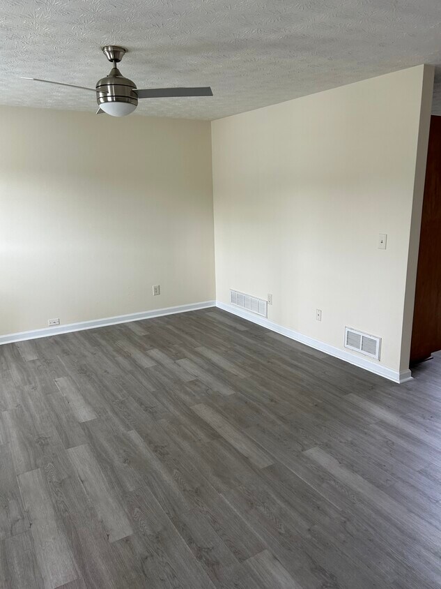 Building Photo - 241 Maple Street