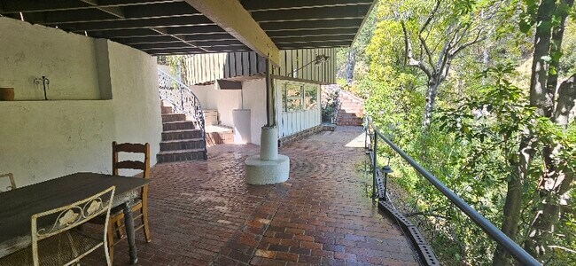 Foto del edificio - 2188 Latimer Ln