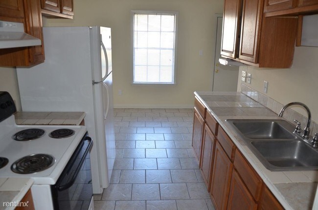 Building Photo - 3 br, 1.5 bath House - 114 Brentwood Blvd
