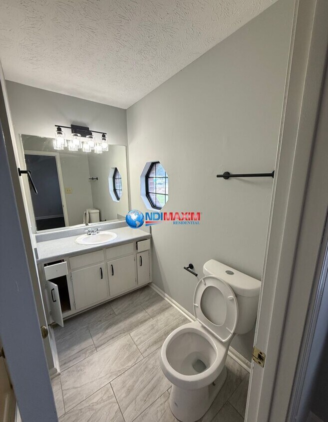 Foto del edificio - Renovated apartment part of a 4-plex in Sn...