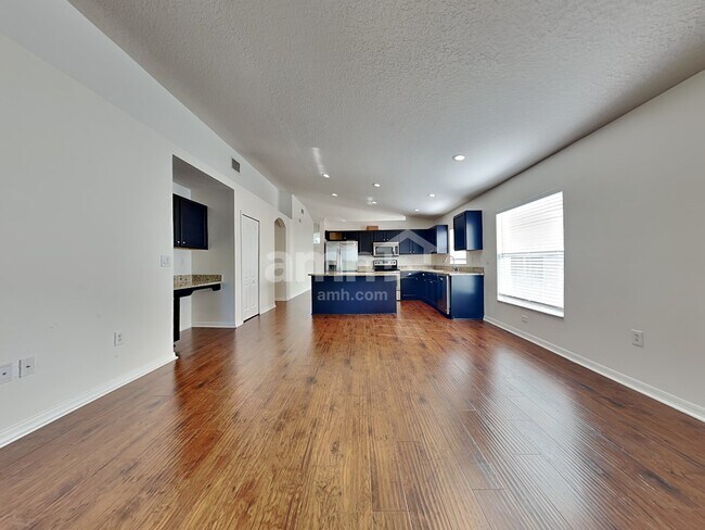 Building Photo - 1002 Cristelle Jean Dr
