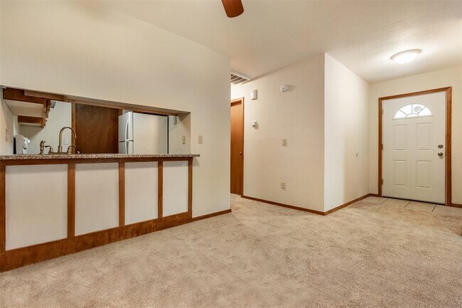 Foto del edificio - 231 Barrett Pl