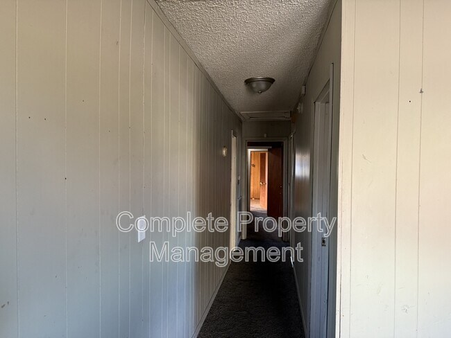 Foto del edificio - 3348 34th St N