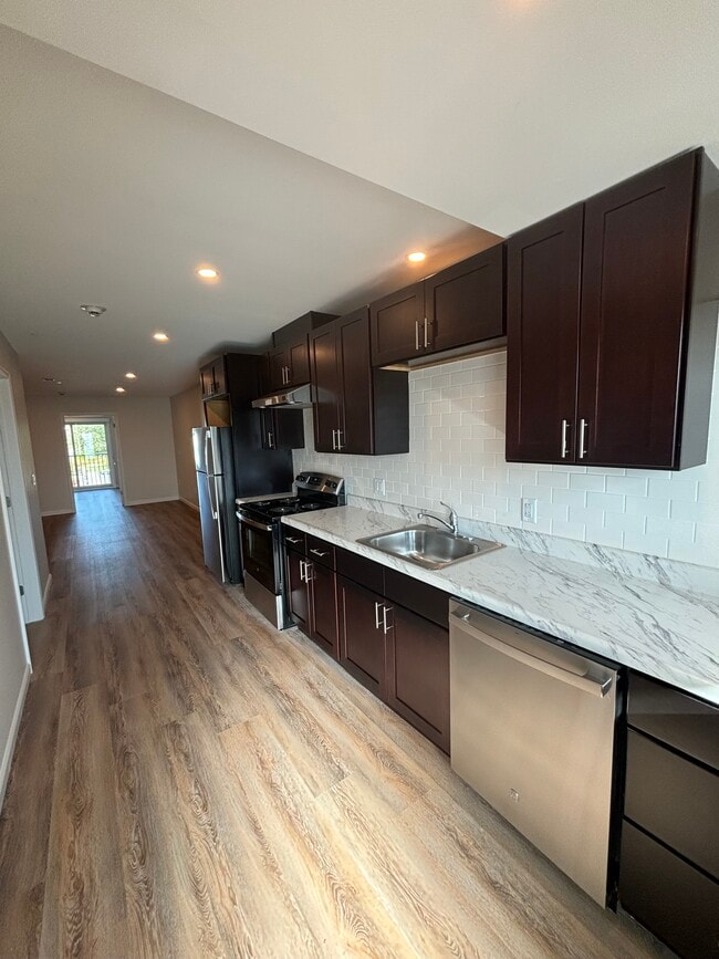1 Bedroom entry/kitchen - Sunlight Lane