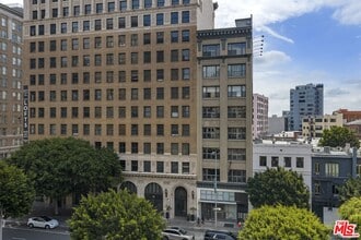 Building Photo - 814 S Spring St