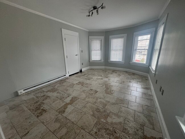 Building Photo - 109 Churchill St