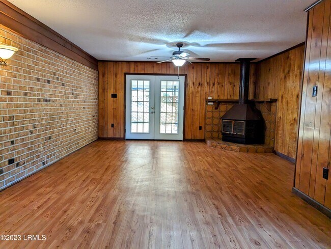 Foto del edificio - 611 Broad River Dr