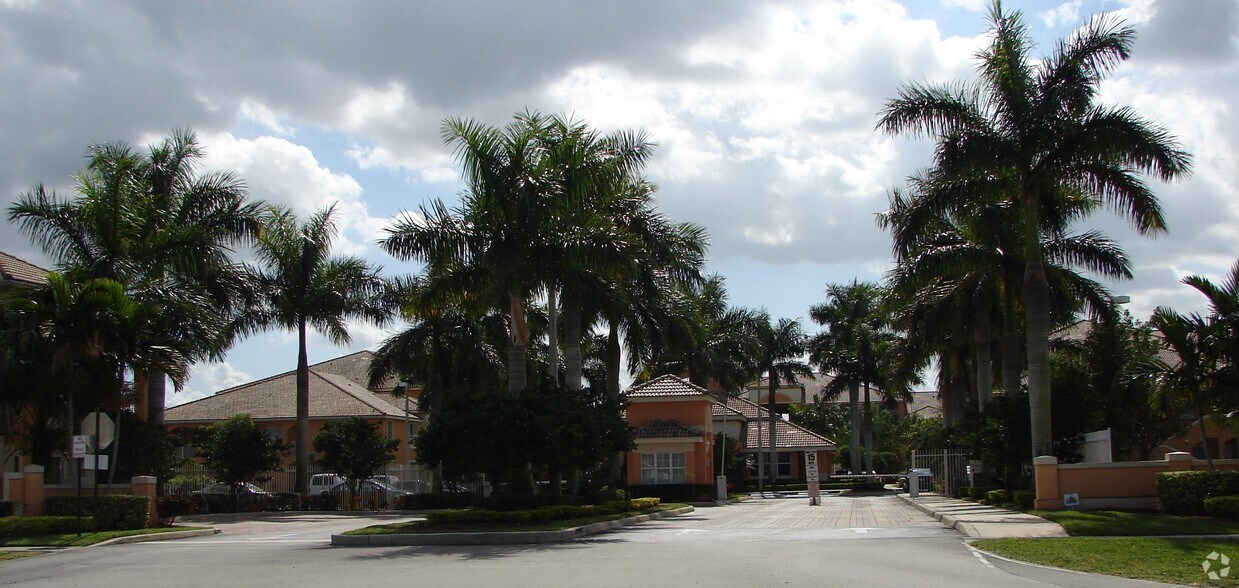 The Courtyards at Davie Apartments in Davie, FL