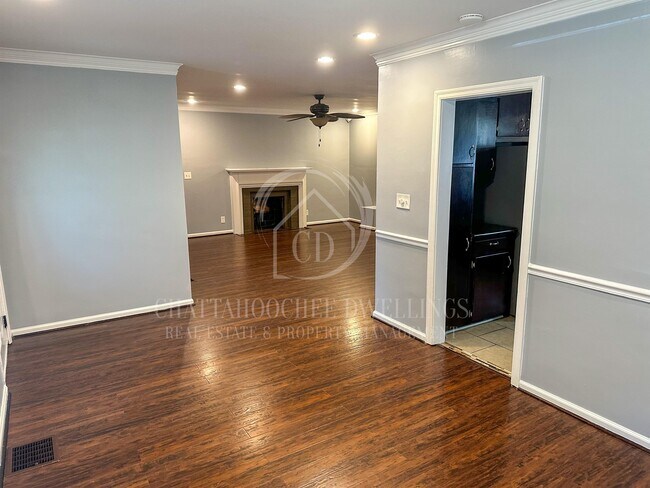 Building Photo - 1700 N Dixon Dr
