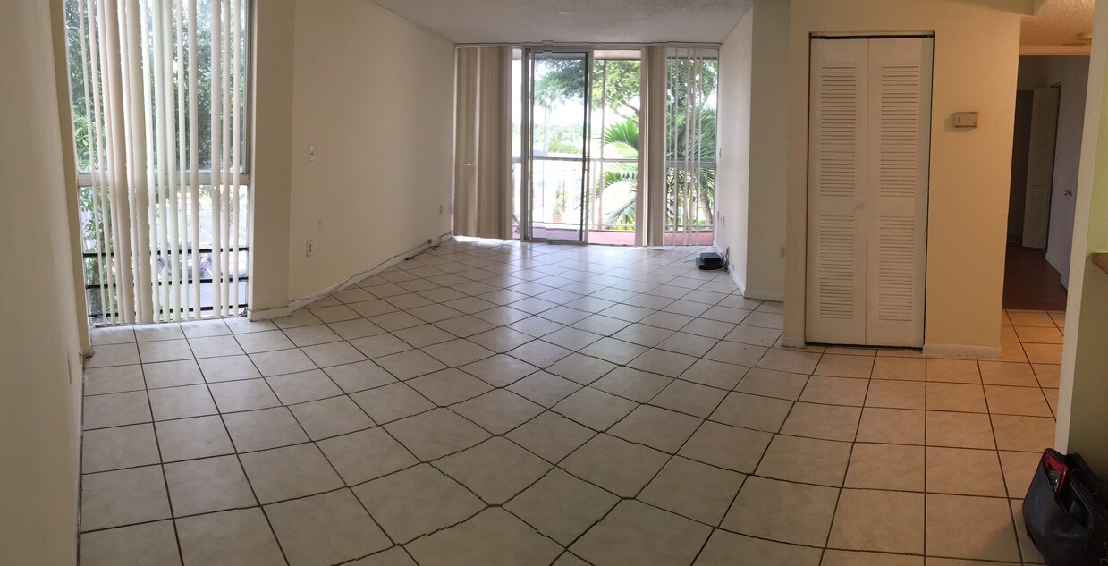 Primary Photo - 7035 NW 186th St