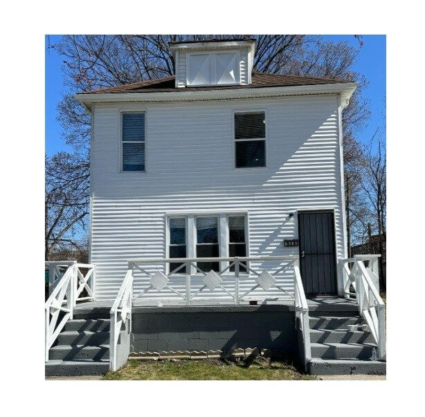 Primary Photo - 7530 Hanover Ave