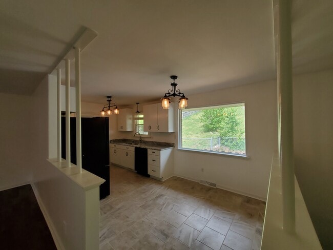 Foto del edificio - 406 Missimer Ln