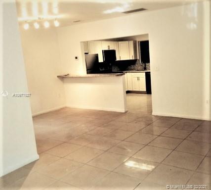 Foto del edificio - 402 Navarre Ave