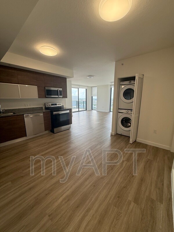 Foto del edificio - 513 N Miami Ave