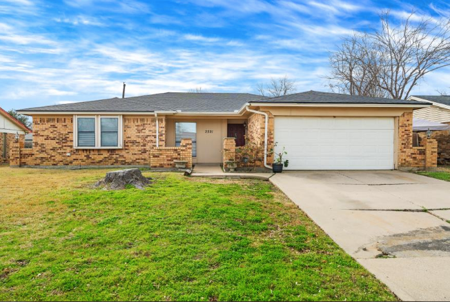 Primary Photo - 2321 Parkside Dr