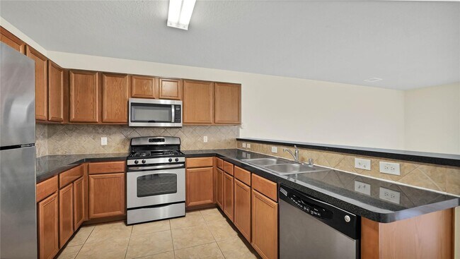 Foto del edificio - 5050 Ivy Fair Way