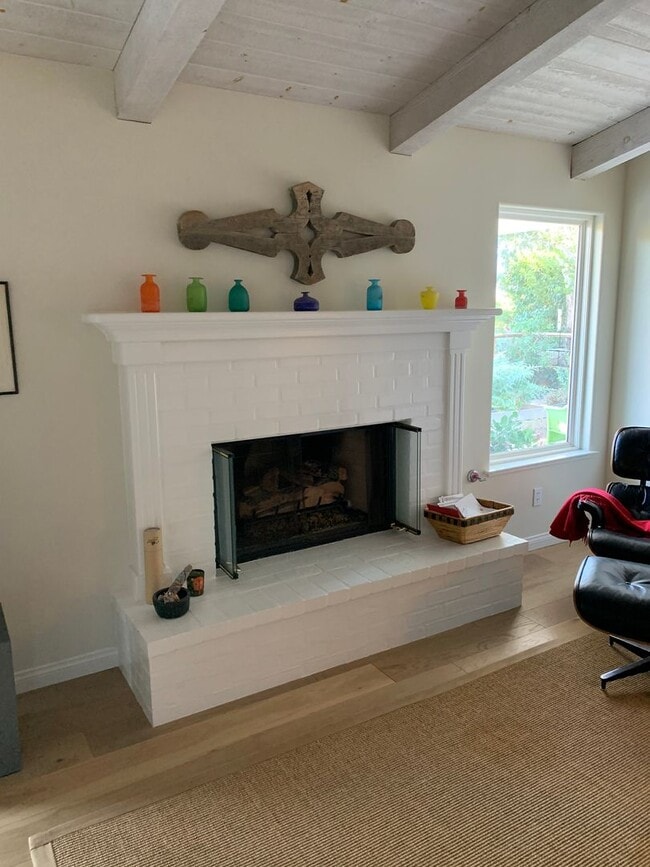 Building Photo - Beautiful Home in Gated Community