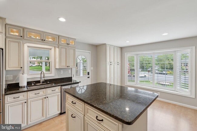 Building Photo - 10901 Spurlock Ct