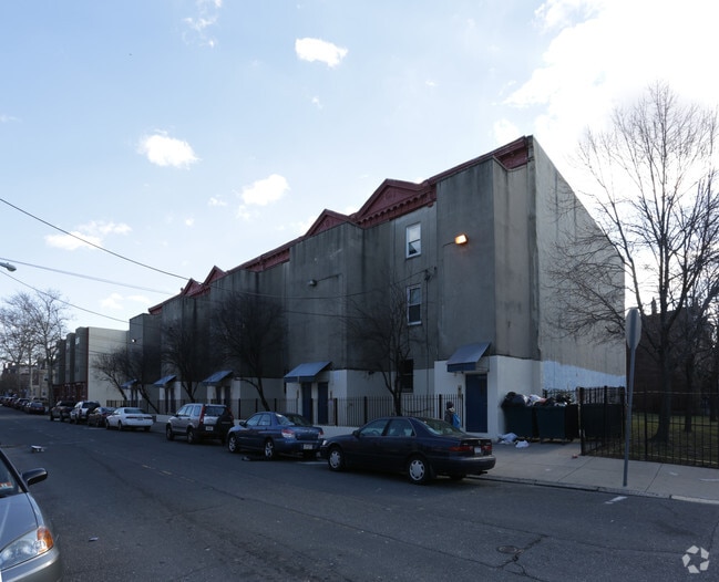 Building Photo - Elrae Gardens II