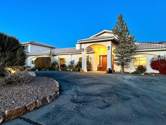 Foto del edificio - Move in Special Luxury 4 bedroom 4.5 bathr...