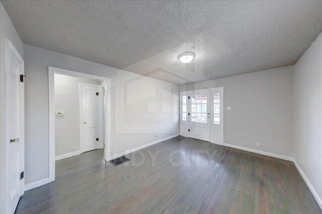 Foto del edificio - 3539 Prospect St