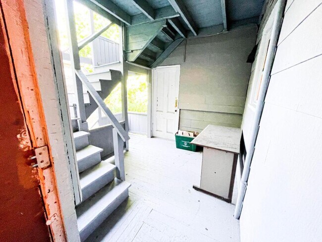 Building Photo - 507 East Buffalo