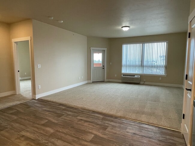 Building Photo - Grant Creek Village Apartments