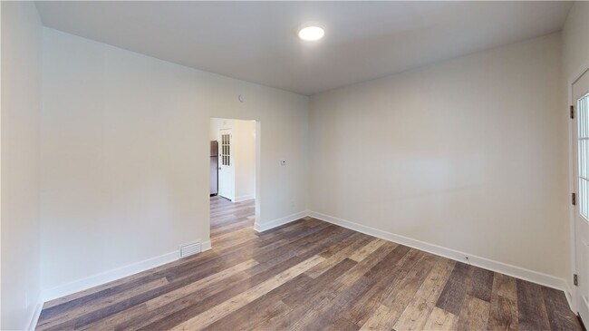 Foto del edificio - 248 Anderson Ave