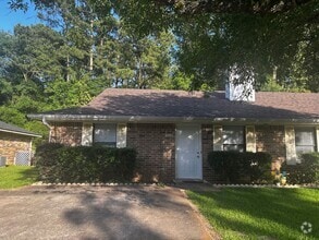 Building Photo - 3009 Manor Ln