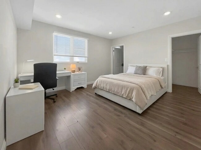 Foto del edificio - 1334 W 37th Pl