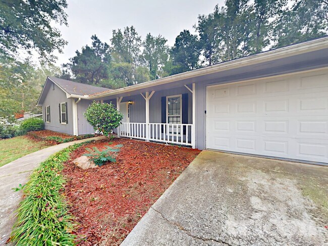 Building Photo - 20 Lakeside Dr