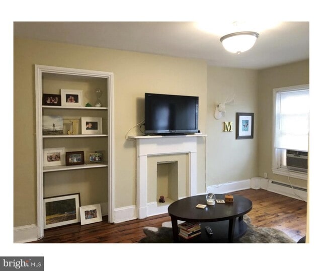 Building Photo - 1826 Pine St