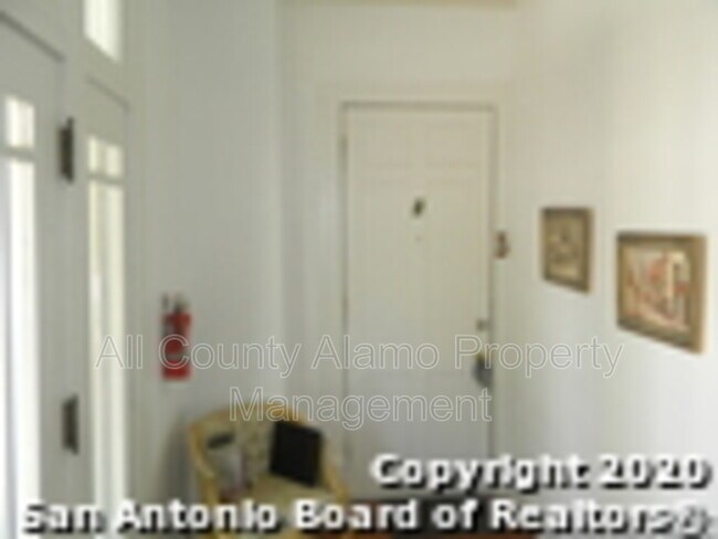 Foto del edificio - 410 E Evergreen St