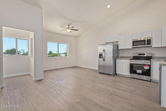 Foto del edificio - 4911 West Myrtle Ave