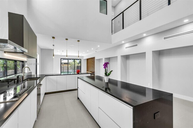 Foto del edificio - 808-810 SW 9th St