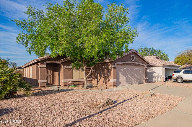 Foto del edificio - 14954 W Country Gables Dr