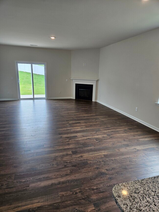 Foto del edificio - 520 Sapling Gap Rd