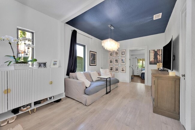 Building Photo - 1009 Genoa St