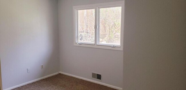 Foto del edificio - 1203 36th Avenue NE